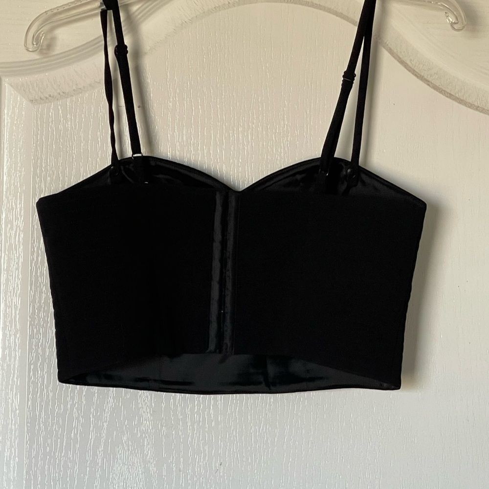 NWT Country Road halter top, structured crop top,black, Size small - Picture 9 of 10